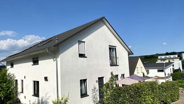 Seitenansicht - Einfamilienhaus in 75031 Eppingen mit 225m² kaufen