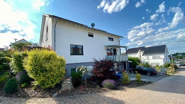 Seitenansicht - Einfamilienhaus in 75031 Eppingen mit 225m² kaufen