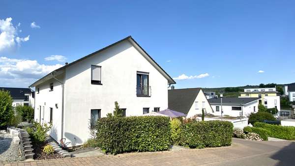 Vorderansicht - Einfamilienhaus in 75031 Eppingen mit 225m² kaufen