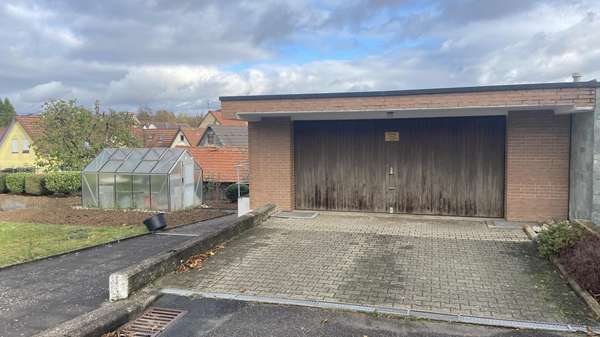 Doppelgarage Doppelgarage - Grundstück in 74336 Brackenheim mit 708m² kaufen