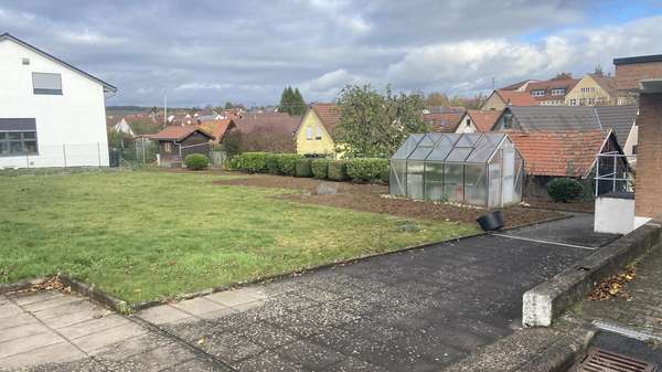 Ruhige Lage Ruhige Lage - Grundstück in 74336 Brackenheim mit 708m² kaufen