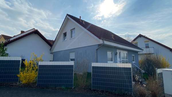 Seitenansicht - Einfamilienhaus in 75031 Eppingen mit 132m² kaufen