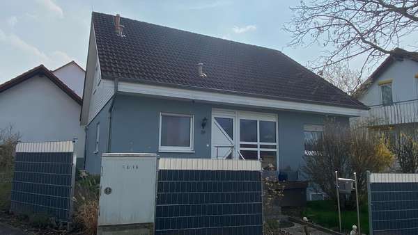 Seitlicher Blick - Einfamilienhaus in 75031 Eppingen mit 132m² kaufen