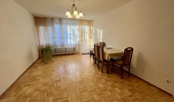 Wohnzimmer - Etagenwohnung in 74080 Heilbronn mit 59m² kaufen