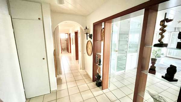 EG Flur/Diele EG Flur/Diele - Zweifamilienhaus in 74081 Heilbronn mit 336m² kaufen