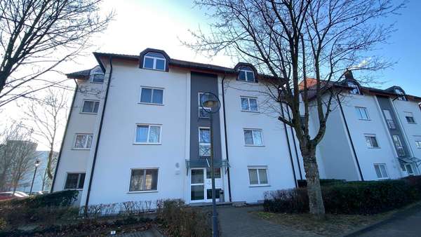 Schöne Wohnanlage - Dachgeschosswohnung in 74336 Brackenheim mit 75m² kaufen