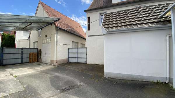 Hof mit Nebengebäuden - Mehrfamilienhaus in 74348 Lauffen mit 115m² kaufen