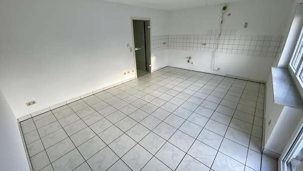 Wohn-/Esszimmer, Küche - Maisonette-Wohnung in 74229 Oedheim mit 60m² kaufen