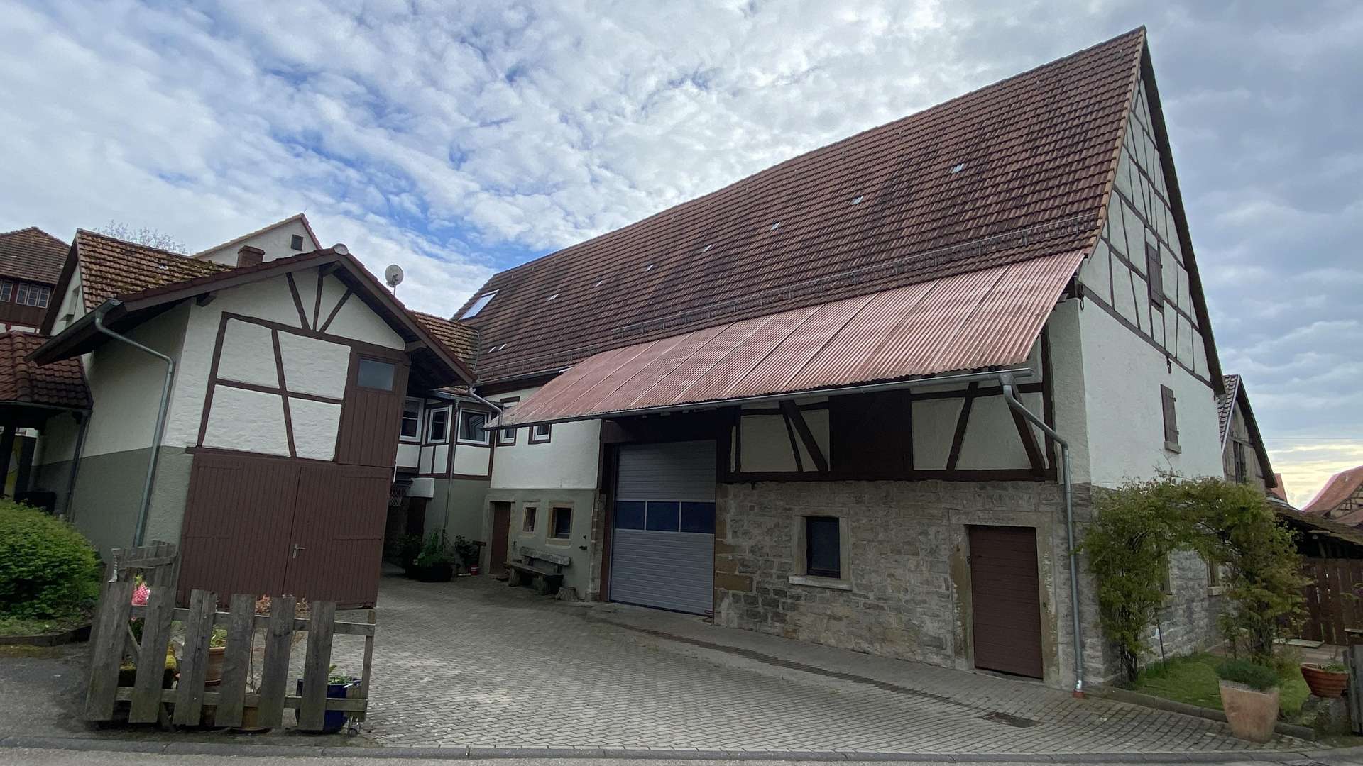 Wohnhaus mit Scheune und großem Hof - Einfamilienhaus in 74912 Kirchardt mit 106m² kaufen