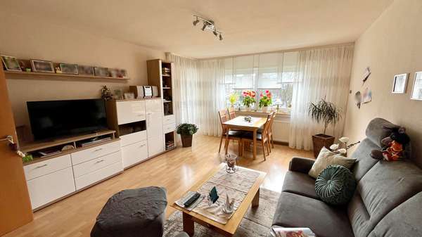 Wohnzimmer - Etagenwohnung in 74080 Heilbronn mit 62m² kaufen