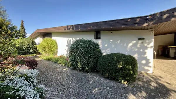 Uneinsehbares Anwesen in bester Aussichtslage 
