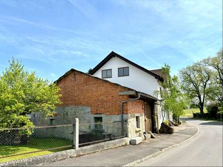 Außenansicht Außenansicht - Einfamilienhaus in 74572 Blaufelden mit 165m² kaufen