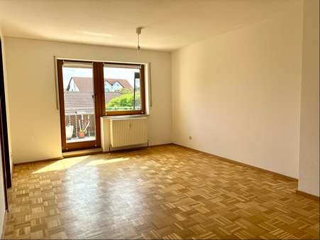 Wohnzimmer - Dachgeschosswohnung in 74572 Blaufelden mit 58m² kaufen