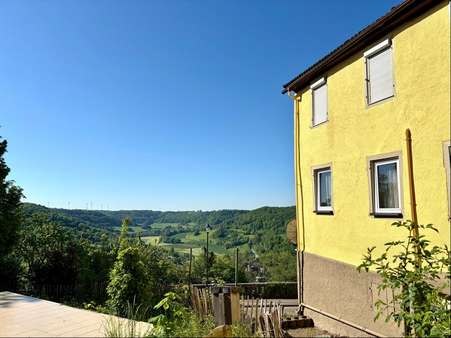 Außenansicht mit Ausblick - Etagenwohnung in 74595 Langenburg mit 167m² kaufen