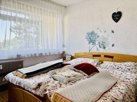 Schlafzimmer - Etagenwohnung in 74564 Crailsheim mit 67m² kaufen