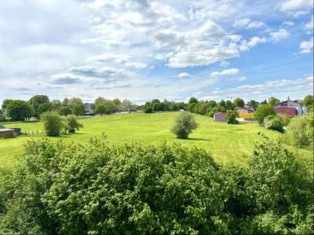 Aussicht von der Loggia Aussicht von der Loggia - Dachgeschosswohnung in 74564 Crailsheim mit 79m² kaufen