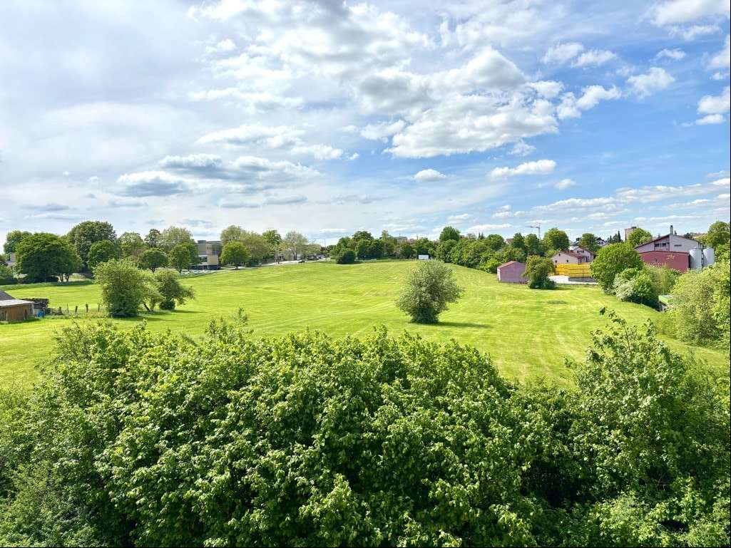 Aussicht von der Loggia - Dachgeschosswohnung in 74564 Crailsheim mit 79m² kaufen