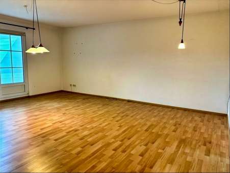Wohnbereich Wohnbereich - Dachgeschosswohnung in 74564 Crailsheim mit 79m² kaufen