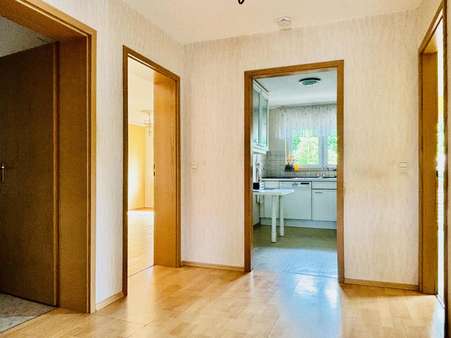 Flur Flur - Erdgeschosswohnung in 74564 Crailsheim mit 76m² kaufen