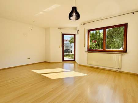 Wohnzimmer - Erdgeschosswohnung in 74597 Stimpfach mit 76m² kaufen