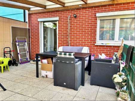 Überdachte Terrasse - Reihenendhaus in 74564 Crailsheim mit 74m² kaufen