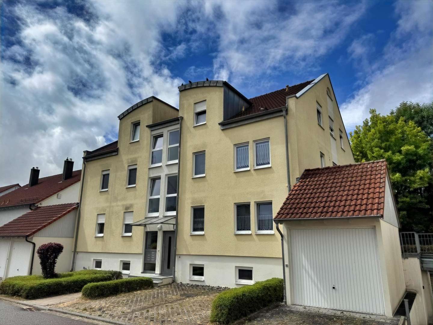 Außenansicht Außenansicht - Etagenwohnung in 74564 Crailsheim mit 58m² mieten