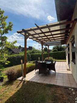 Überdachte Terrasse - Erdgeschosswohnung in 74423 Obersontheim mit 91m² kaufen