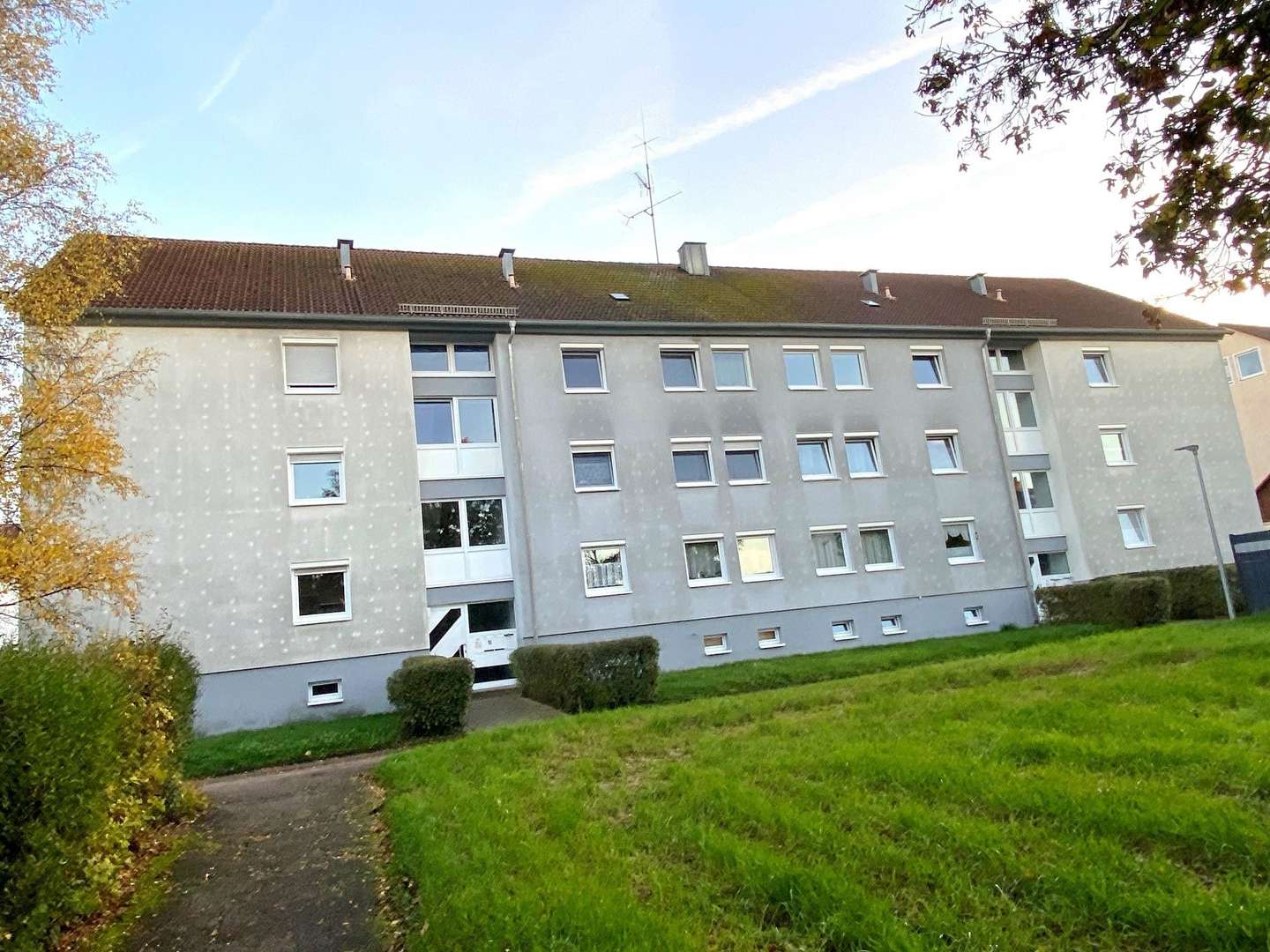 Ansicht Hauseingänge - Erdgeschosswohnung in 74523 Schwäbisch Hall mit 78m² kaufen