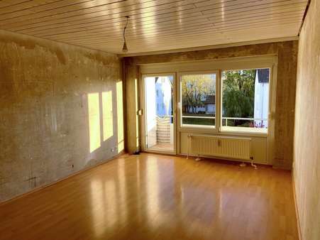 Wohnzimmer - Etagenwohnung in 74523 Schwäbisch Hall mit 77m² kaufen