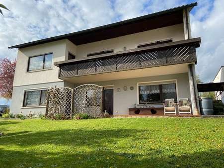 Ansicht mit Balkon - Einfamilienhaus in 74523 Schwäbisch Hall mit 220m² kaufen