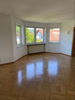 Wohnzimmer - Etagenwohnung in 74405 Gaildorf mit 140m² kaufen