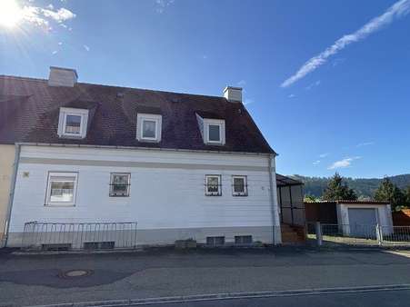 Außenansicht - Doppelhaushälfte in 74405 Gaildorf mit 135m² kaufen