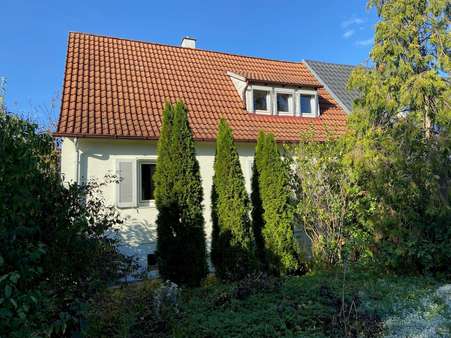 Außenansicht mit Garten - Doppelhaushälfte in 74523 Schwäbisch Hall mit 80m² kaufen