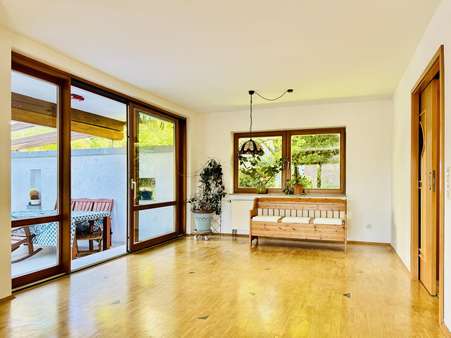 Genussraum Esszimmer mit Terrassenzugang - Einfamilienhaus in 74564 Crailsheim mit 192m² kaufen