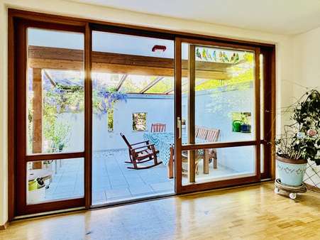 Terrassenzugang vom Esszimmer - Einfamilienhaus in 74564 Crailsheim mit 192m² kaufen