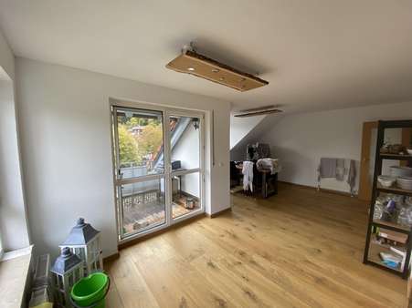 Wohn- und Essbereich - Dachgeschosswohnung in 74545 Michelfeld mit 100m² kaufen
