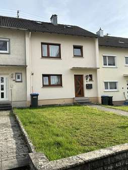 Außenansicht Hauseingang - Reihenmittelhaus in 74541 Vellberg mit 90m² kaufen