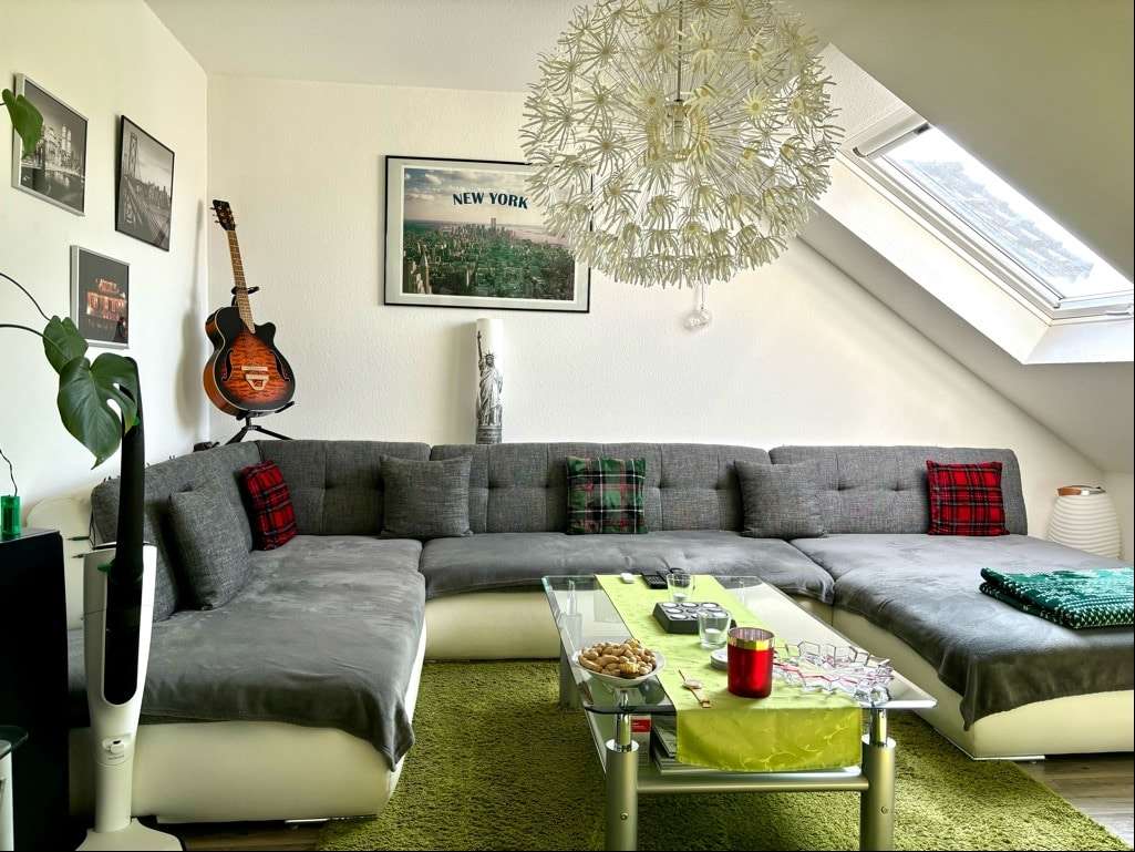 Wohnzimmer - Dachgeschosswohnung in 74564 Crailsheim mit 52m² kaufen