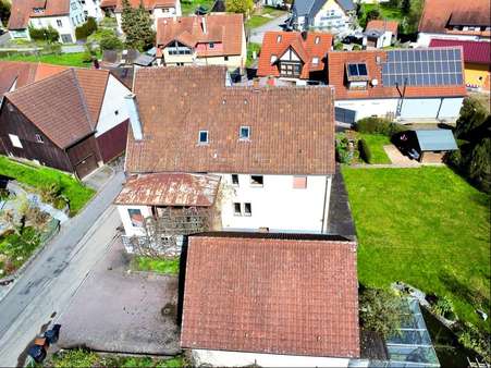 Außenansicht Wohnhaus und Garage - Mehrfamilienhaus in 74589 Satteldorf mit 230m² kaufen