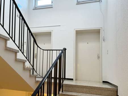 Treppenhaus Treppenhaus - Etagenwohnung in 74613 Öhringen mit 66m² kaufen