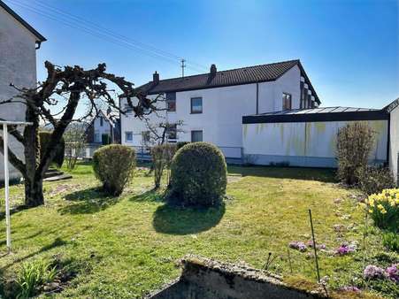 Garten - Zweifamilienhaus in 74632 Neuenstein mit 114m² kaufen