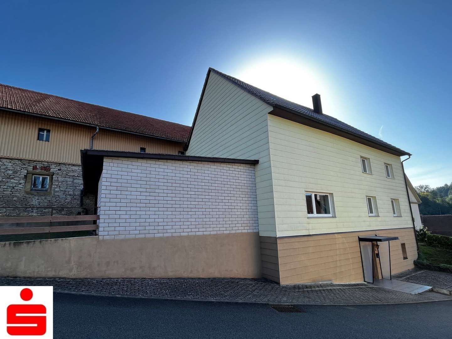Carport und Haus - Einfamilienhaus in 74214 Schöntal mit 128m² kaufen