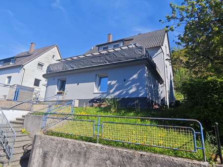 Ansicht Haus von Straße - Einfamilienhaus in 74670 Forchtenberg mit 130m² kaufen