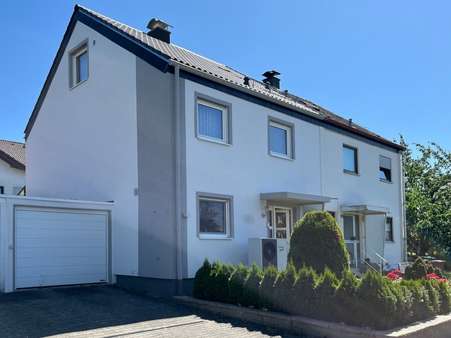 Hausansicht Hausansicht - Doppelhaushälfte in 74613 Öhringen mit 115m² kaufen