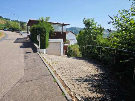 Einfahrt oben Einfahrt oben - Einfamilienhaus in 74676 Niedernhall mit 180m² kaufen