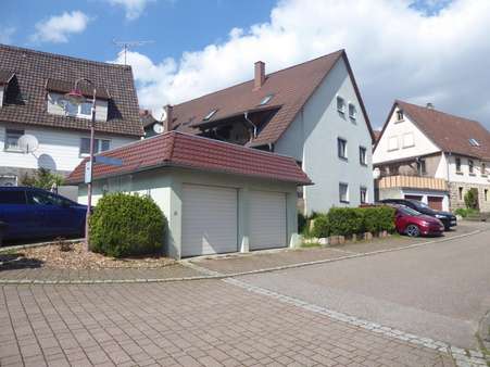 Ansicht von Straße - Dachgeschosswohnung in 74670 Forchtenberg mit 90m² kaufen