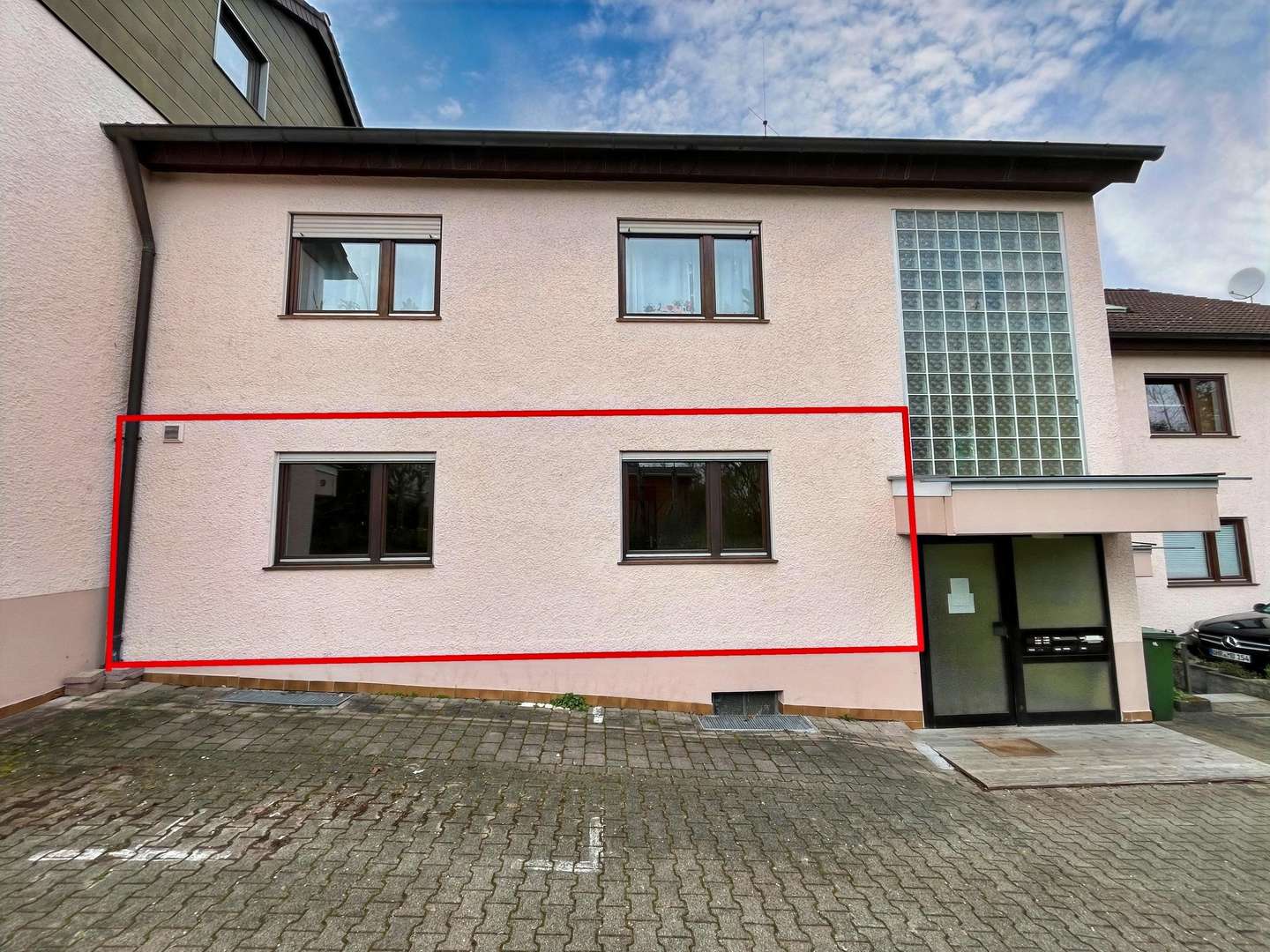Außenansicht vorne - Erdgeschosswohnung in 74629 Pfedelbach mit 69m² kaufen