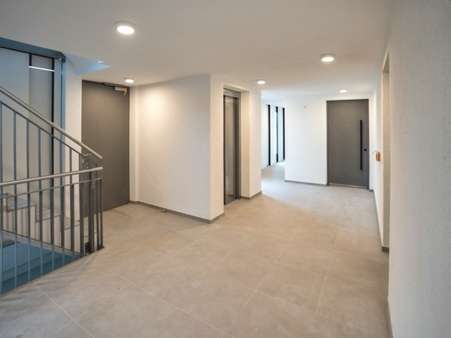 Hauseingang - Etagenwohnung in 74613 Öhringen mit 115m² kaufen