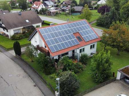 Ansicht Westseite - Zweifamilienhaus in 88481 Balzheim mit 205m² kaufen