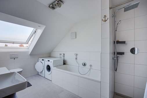 Bad - Dachgeschosswohnung in 89233 Neu-Ulm mit 92m² kaufen